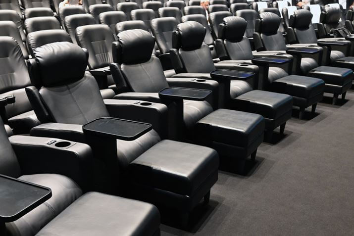 快適に映画を観れるのは「最前列」!おすすめ座席3種類を徹底解説!