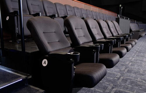 快適に映画を観れるのは「最前列」!おすすめ座席3種類を徹底解説!